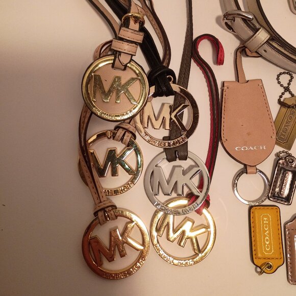 MIXED LOT 25 Pieces Coach & MK Hang Tags Bag Fobs + Replacement Straps - Picture 3 of 9
